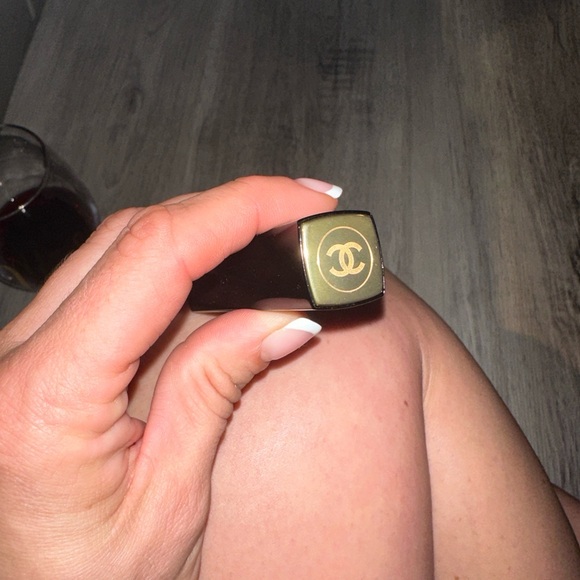CHANEL Black and Gold Lipstick Case - Picture 1 of 8